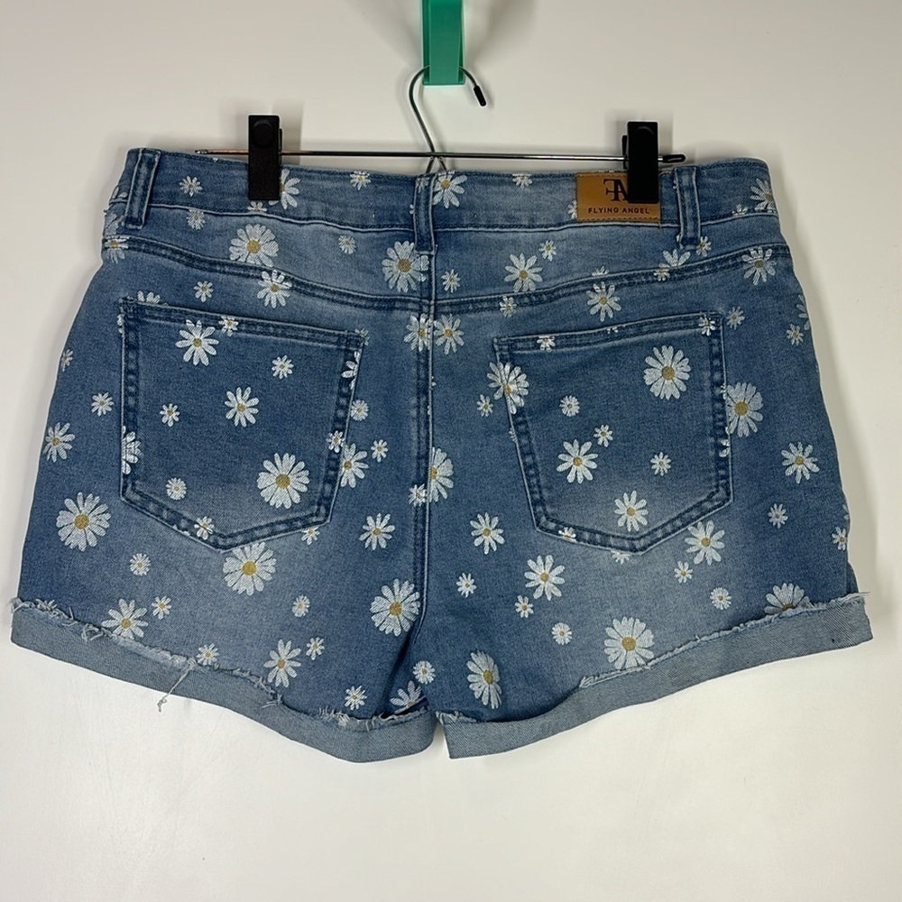 Flying Angel daisy floral denim shorts size 15/32 - Picture 2 of 5